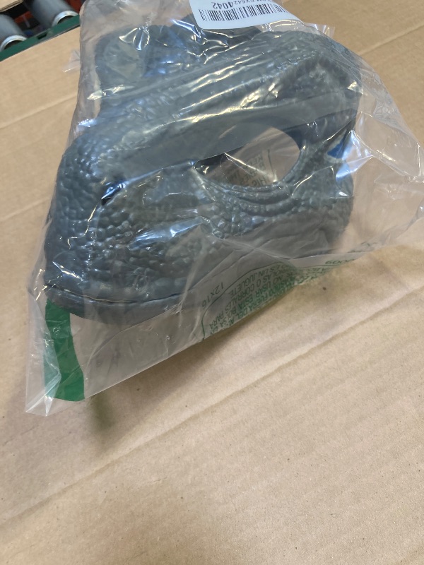 Photo 1 of Mattel Jurassic World Dominion Velociraptor Blue Dinosaur Mask, Movie-inspired Role Play Toy with Opening Jaw, Realistic Design