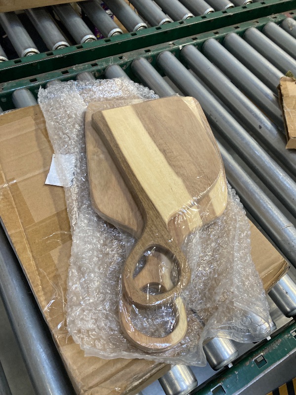 Photo 1 of Walnut Wood Couple Chopping Board Wooden Steak Bread Board Solid Wood Cutting Board Baby Food Fruit Board with Handles for Kitchen Use (acacia)
