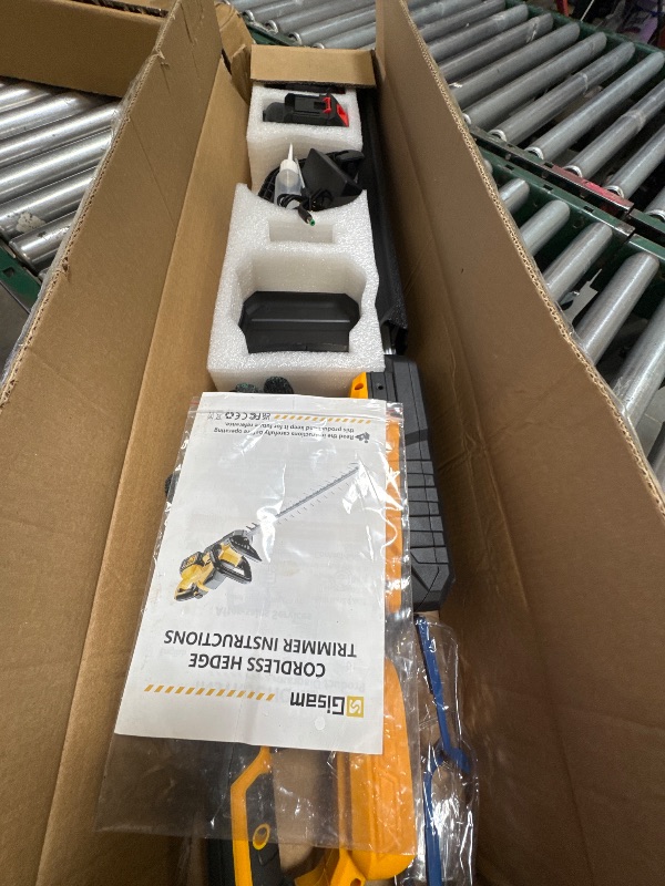 Photo 1 of 22''Hedge Trimmer Cordless,21V Electric Handheld Bush Clipper with 2 Pack 4000mAh Rechargeable Batteries,3200RPM 180°Rotatable Head,3/4''Blade Gap,Lightweight & Compact Trimmer