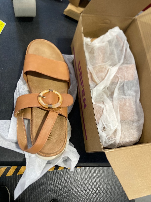 Photo 1 of UBFEN Womens Flat Sandals Arch Support Open Toe Walking Comfy Casual Low Wedge Summer Shoes Brown Size US 9