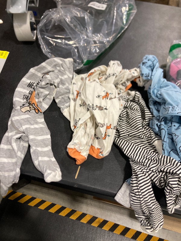 Photo 1 of Gerber Baby Boys' 4 Pack Sleep 'N Play Footie, Jungle Blue, Newborn ZIPPER BROKEN ON ONE 