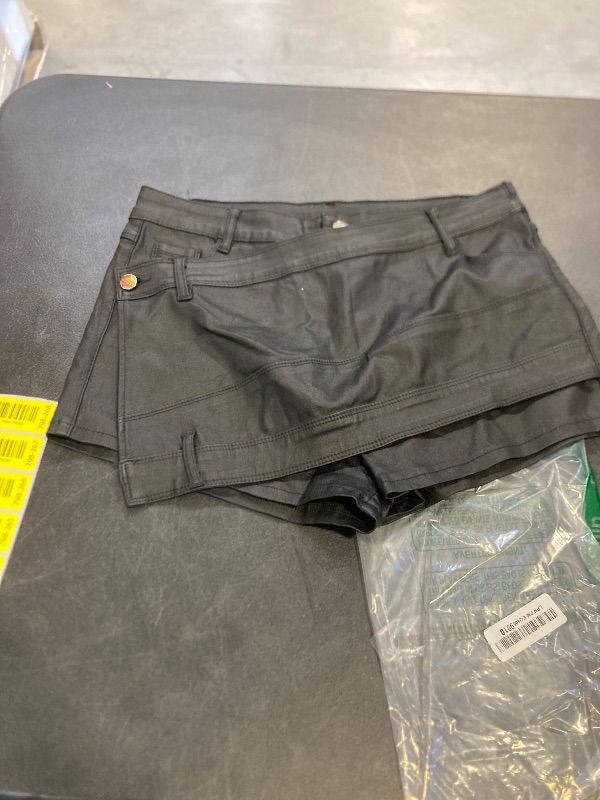 Photo 1 of womens 2xl shorts that look lik a skirt 