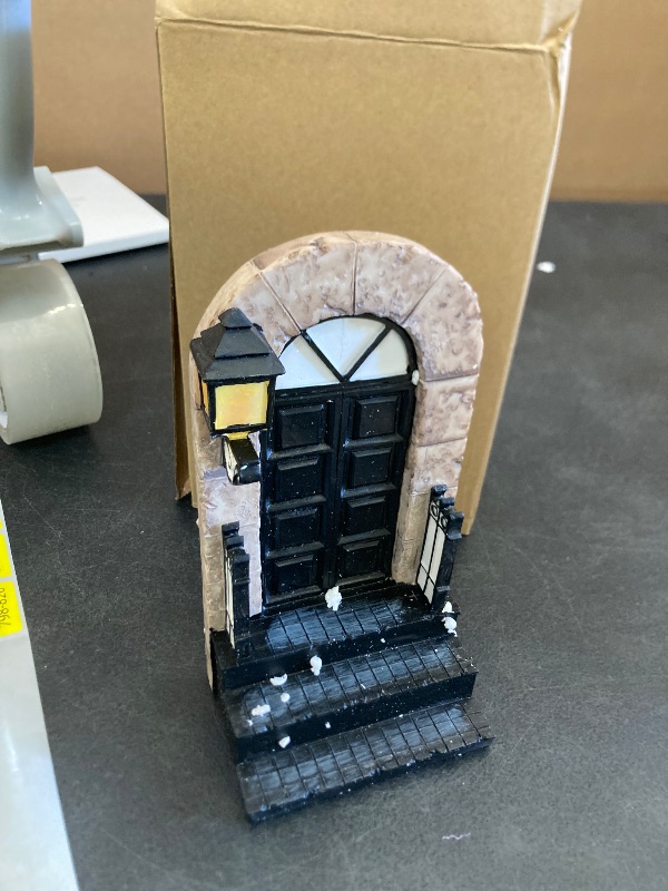 Photo 1 of 1 Pcs Unique Book End with Lighted Lantern, Vintage Decorative Book Ends for Shelves, Funky Book Holder, Rustic Book Stopper for Home, Office, and LOTR Bookshelf Decor (A)