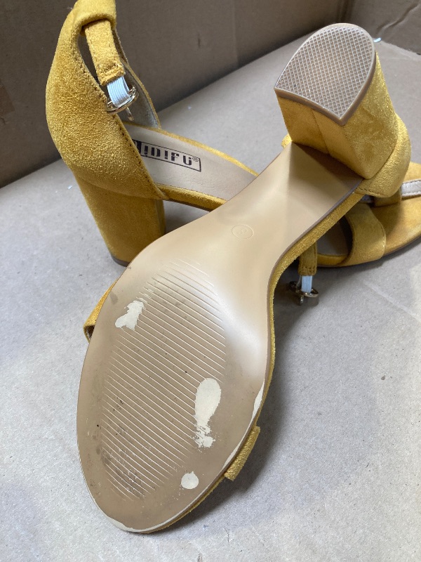 Photo 1 of  Block Heel Sandals  size 8