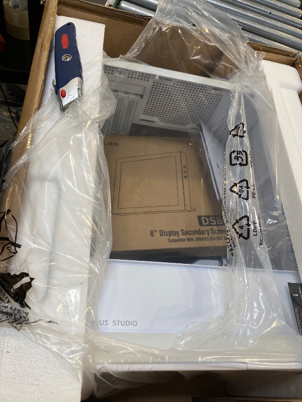 Photo 1 of D31 MESH SC White Micro Computer Case with Screen, M-ATX/ITX Mainboard/Support RTX 4090(335-400mm) GPU 360/280AIO,Power ATX/SFX: 100mm-220mm Multiple Tool-Free Design pc case