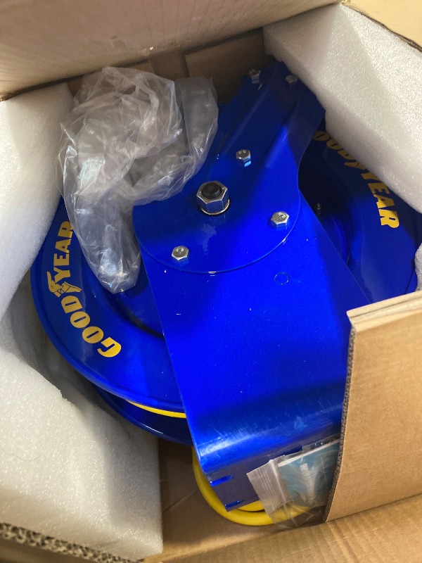 Photo 1 of Goodyear Extension Cord Reel Retractable 14AWG x 100' Feet 3C SJTOW Cable Triple Tap Connector Power Rating 125 Volt AC 13 Amp 1625 Watt Industrial Steel Single Arm