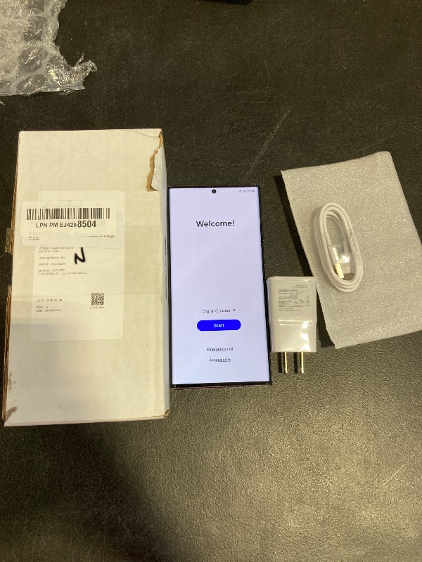 Photo 1 of SAMSUNG Galaxy S22 Ultra 5G, US Version, 256GB, Phantom Black - Unlocked (Renewed)