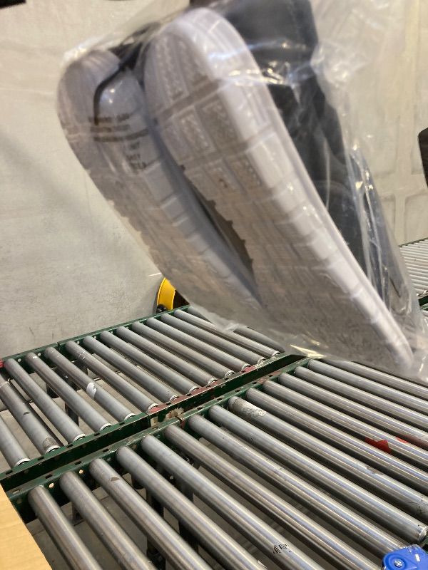 Photo 1 of Men’s, Zone Pro Slip on Athletic Shoe SIZE 9