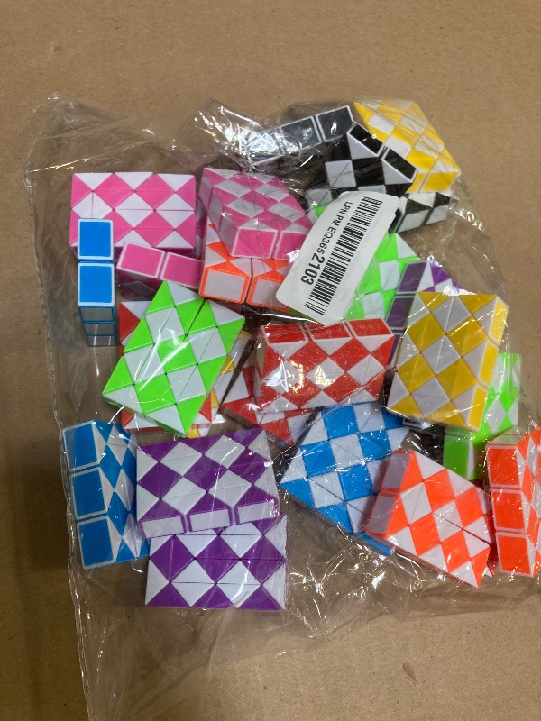 Photo 1 of Yeetec 30 Pack 24 Blocks Magic Speed Cubes, Mini Snake Cube, Mini Plastic Puzzle Cube Toy for Kids Party Bag Fillers, Party Supplies, Random Color