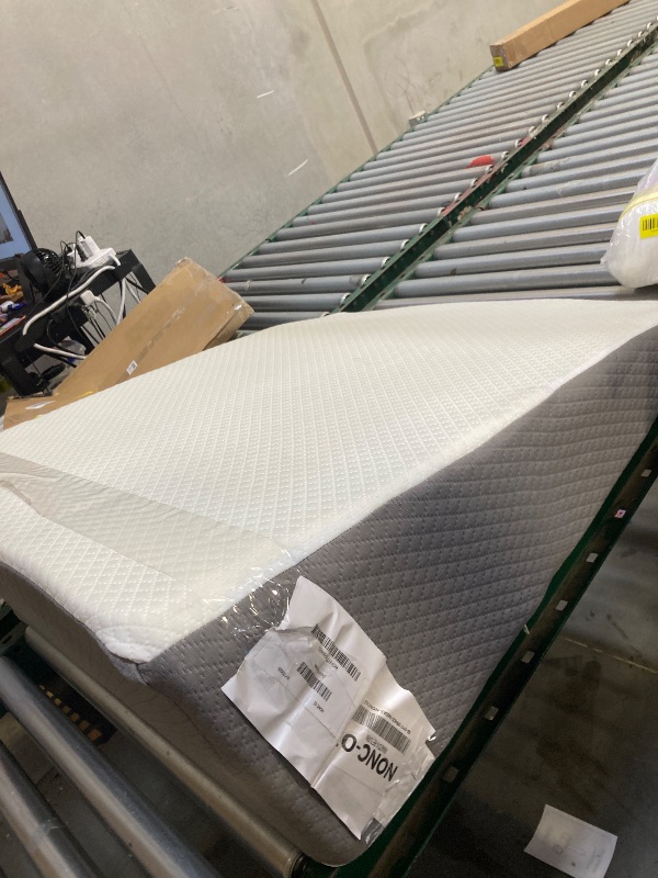 Photo 1 of angle pillow 