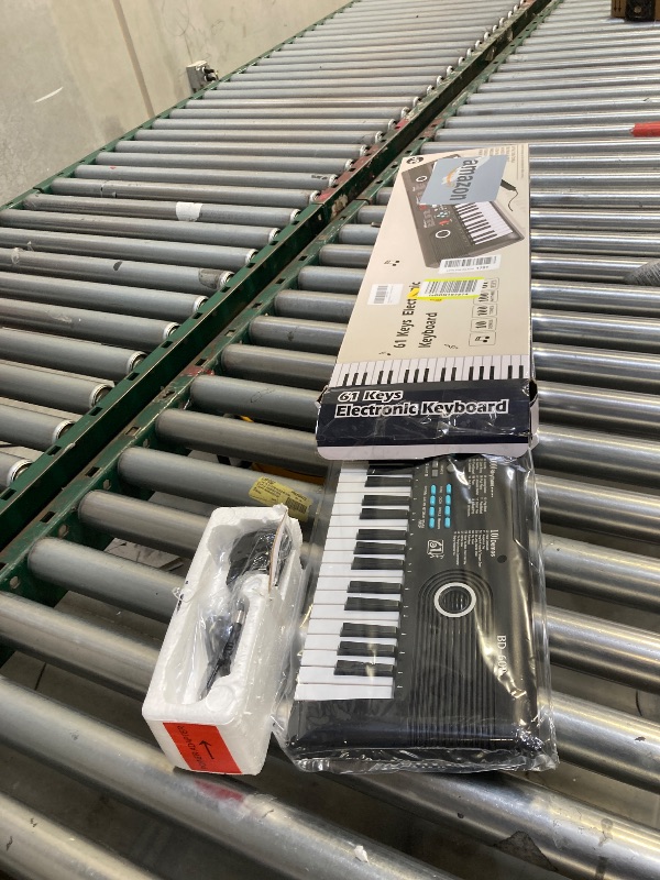 Photo 1 of  61 key keyboard Piano,Portable Electronic Digital Piano,Built In Dual Speakers,Rich Teaching Content,Electronic Piano Suitable For Beginners 