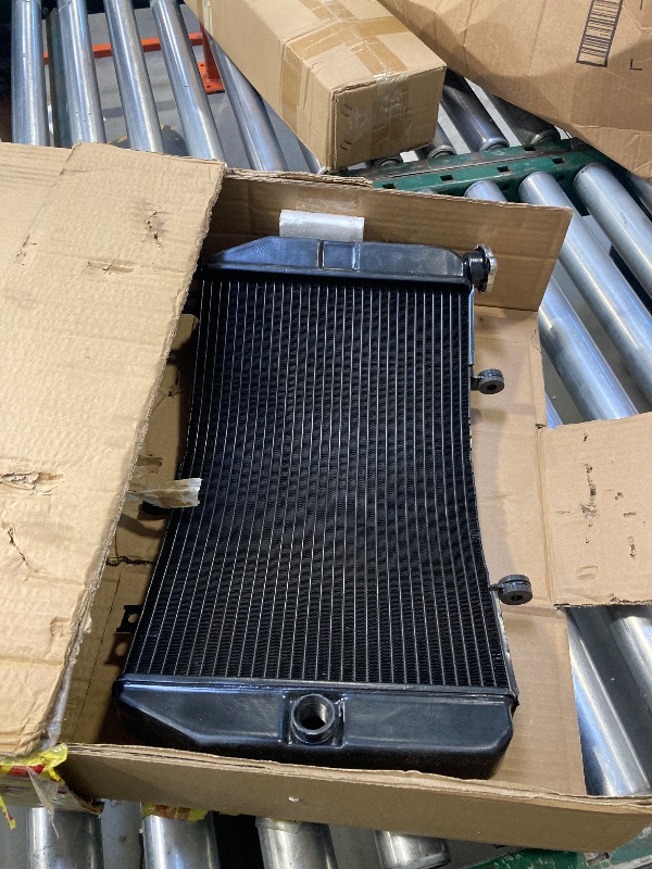 Photo 1 of Worldmotop Aluminum Cooling Radiator Compatible with Suzuki GSXR600 GSXR750 GSX-R 600 750 2001-2003 K1 Engine Radiator Cooler (A)