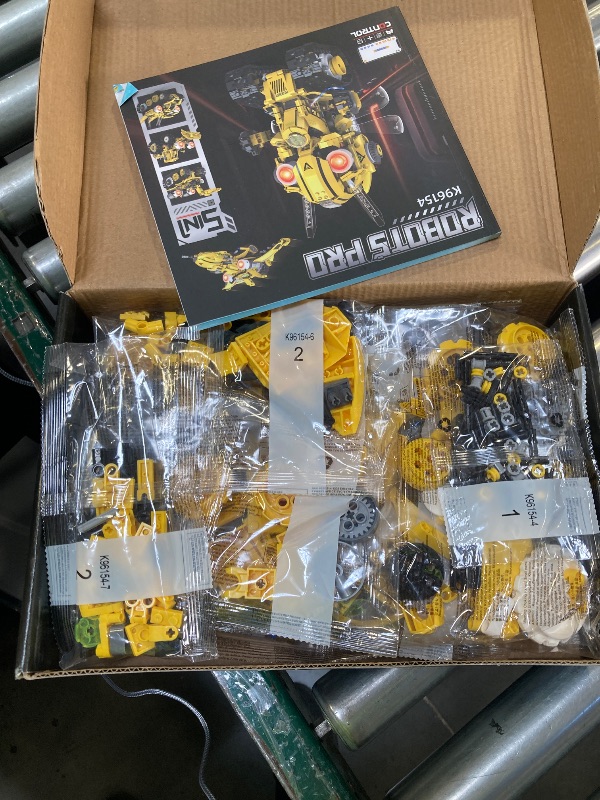 Photo 1 of 5-1 robot build for kids. robots pro 5 in 1 yellow robot toy for kids.