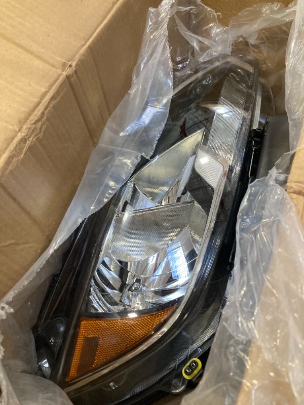 Photo 1 of 2016 2017 Honda Accord Headlight Passenger Right Head Lamp - USED 33100-T2A-A61