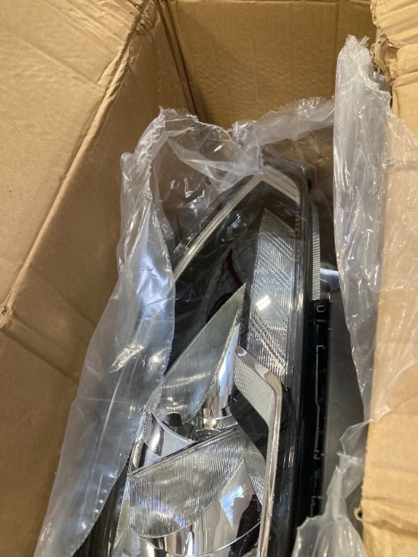 Photo 1 of 2016 2017 Honda Accord Headlight Passenger Right Head Lamp - USED 33100-T2A-A61