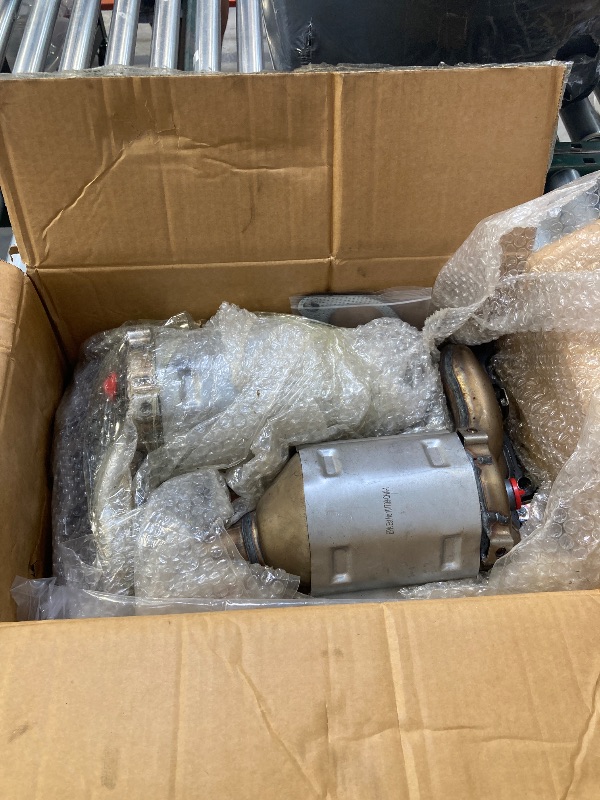 Photo 1 of 674-255 674-256 Front Left & Right Catalytic Converters Compatible with 2013-2019 Ford Explorer FLEX Taurus Police Interceptor 3.5L/3.7L 2013-2016 Lincoln MKS MKZ Replace 19516, 19517
