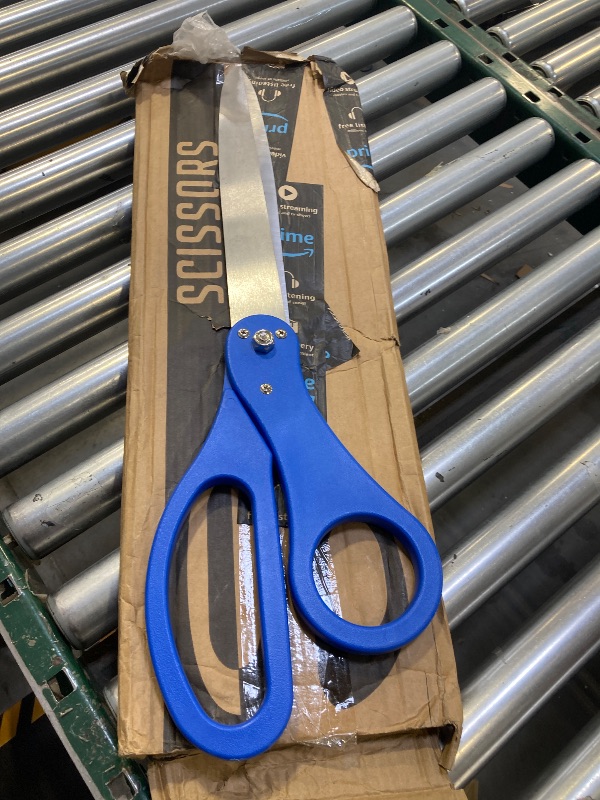 Photo 1 of 25" Giant Scissors