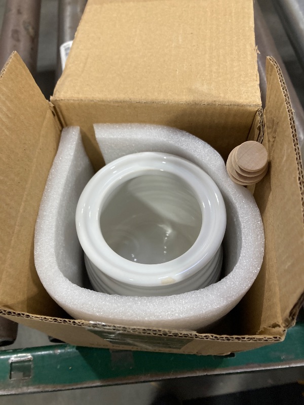 Photo 1 of *INCOMPLETE** Hasense Ceramic Honey Pot, 12 Ounce HoneyJar Dish for Home Kitchen, Farmhouse Honey Container for Christmas Gift, Dishwasher Safe, White