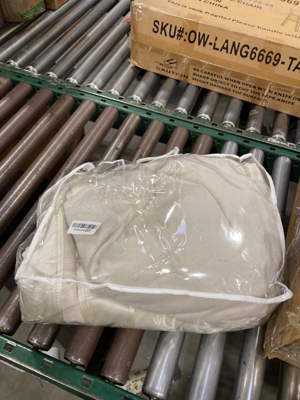 Photo 1 of EP Mode Luxury Mulberry Silk Blanket with Silk Charmeuse Border (Whisper White, King 106" x 88")