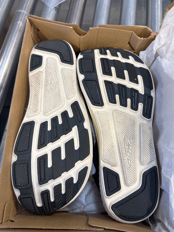 Photo 1 of ALTRA Men's Escalante 4 Road Running Shoe, Black/White, 10