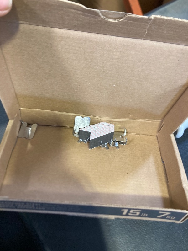 Photo 1 of 3M CLAW(TM) 15 lb. Drywall Picture Hanger With Spot Marker, Heavyweight Hanging Solution for Room Decor and Office Space Decor, Including Mirrors or Large Art – 6 Pack