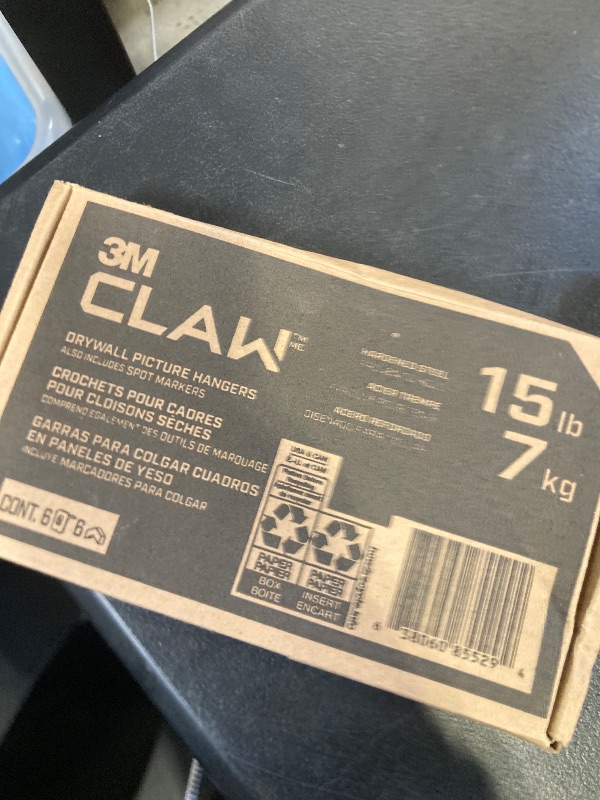 Photo 1 of 3M CLAW(TM) 15 lb. Drywall Picture Hanger With Spot Marker, Heavyweight Hanging Solution for Room Decor and Office Space Decor, Including Mirrors or Large Art – 6 Pack