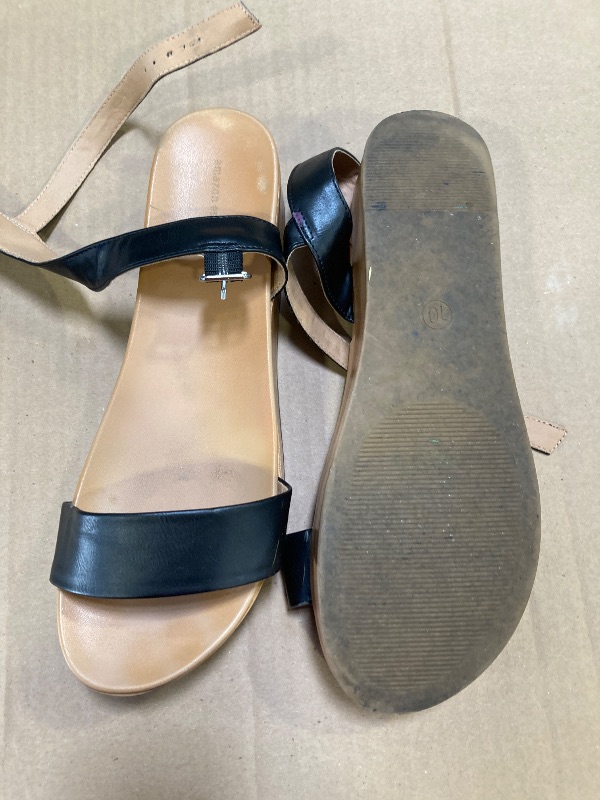 Photo 1 of Amazon Essentials Women's Two Band Flatform Sandal Size 10
