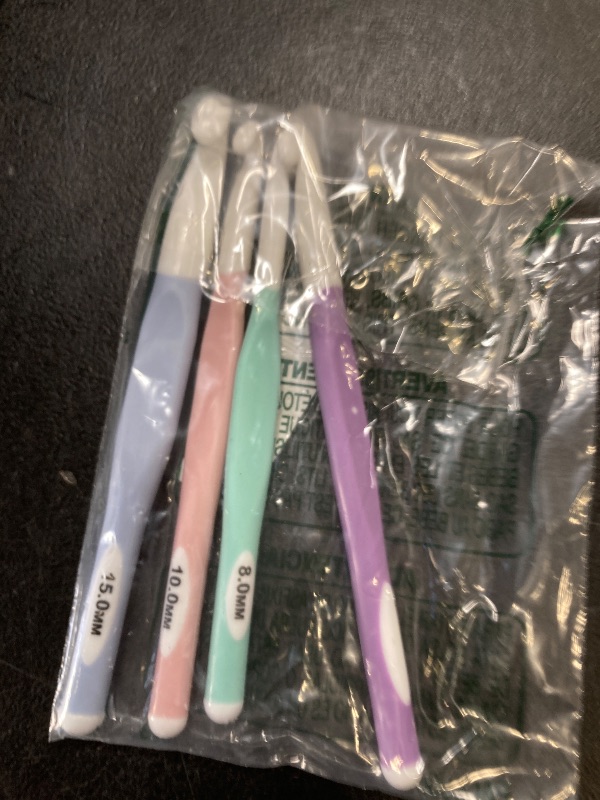 Photo 1 of 4PCS Large Size Crochet with Ergonomiv Handle, Knitting Giant Crochet Hooks, Long Rubber Handle Crochet Hook for Chunky Yarn, Scarf, DIY, Wool Products(8mm, 10mm, 12mm, 15mm)