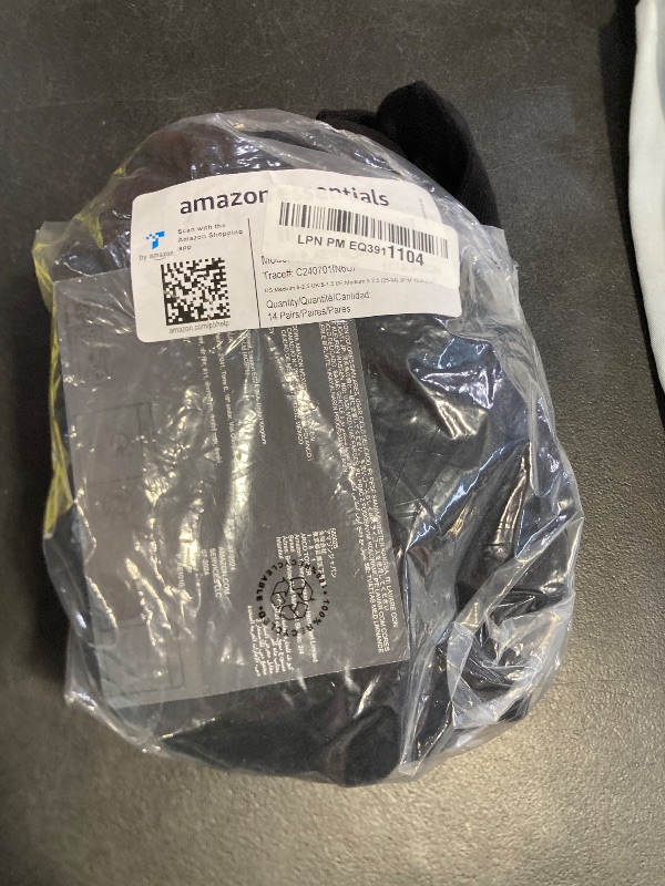 Photo 1 of Amazon Essentials Unisex Kids' Cotton Low Cut Cushioned Sock, 14 Pairs, Black, Medium