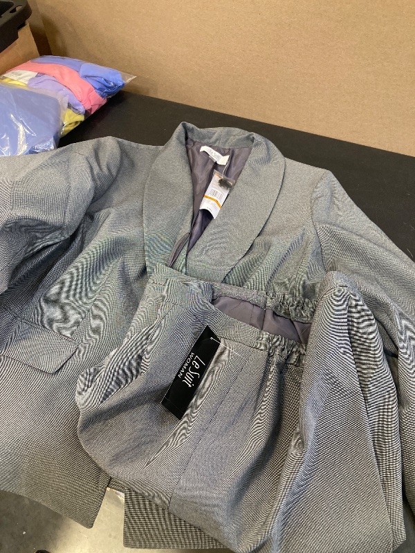 Photo 1 of 16W- Le Suit 2-pc. Straight Leg Pant Suit-Plus-GREY
