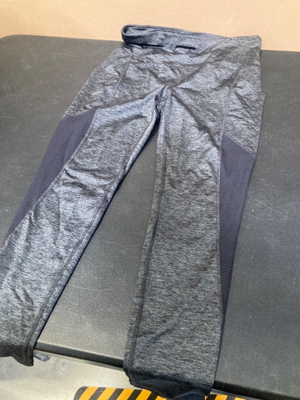 Photo 1 of MEDIUM-Xersion EverContour Womens High Rise 7/8 Ankle Legging
