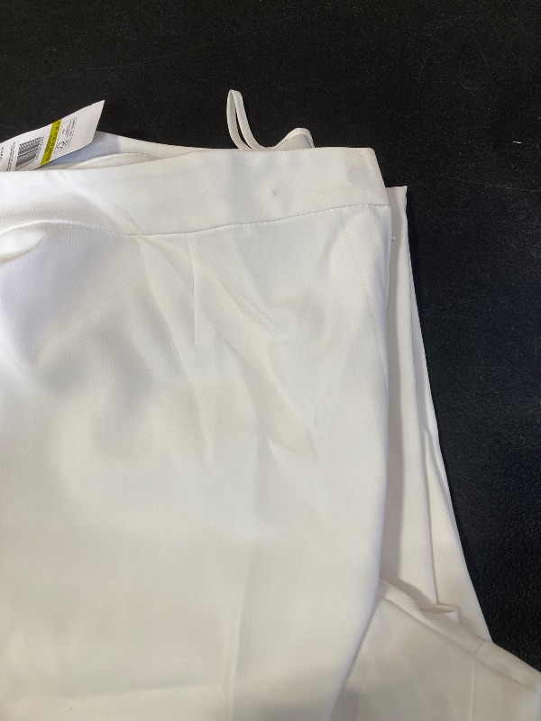 Photo 1 of SIZE 14-Le Suit 2-pc. Straight Leg Pant Suit
