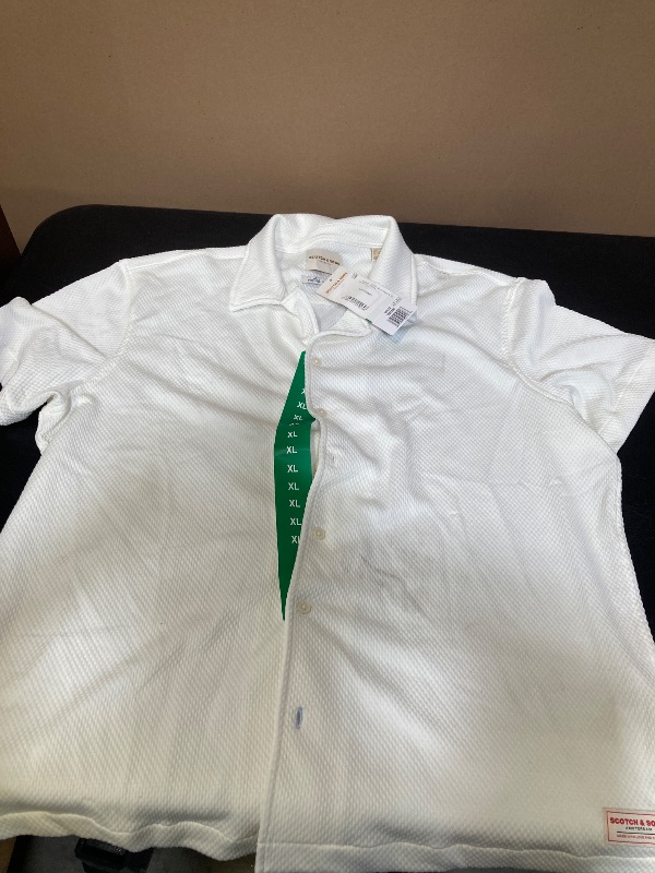 Photo 1 of XL- MENS BUTTON UP SHIRT