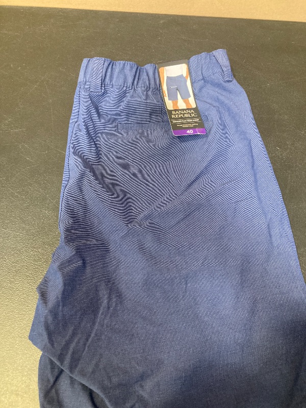 Photo 1 of MENS BANANA REPUBLIC SHORTS- NAVY BLUE- SIZE 40