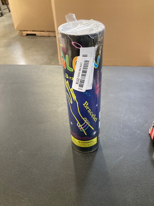 Photo 1 of 150 Pack 8” White Glow Sticks Bulk with 150 Connectors Neon Glow In The Dark Party favors Supplies for Holiday Birthday Party Decoration (White)