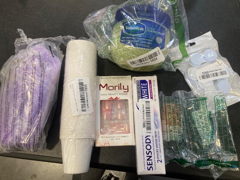 Photo 1 of BAG LOT-7 PCS BEAUTY CARE PRODUCTS