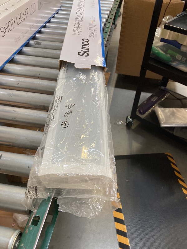 Photo 1 of Sunco 4FT LED Shop Light Wraparound Light Fixture, Garage Ceiling Lights, Linkable, 3500 LM, 40W=300W, 5000K Daylight, Hardwired, Surface Mount, Workshop Utility Light ETL