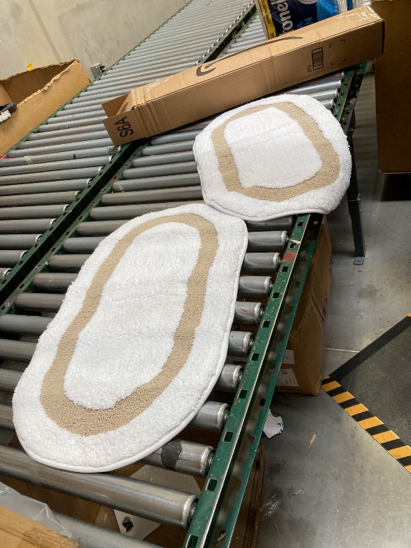 Photo 1 of 2 White Simple Plush Bathroom Rug, Thick Absorbent Machine Washable Non-Slip Bath Mat for Toilet, Bathtub, 44x76cm (Oval_Khaki) 