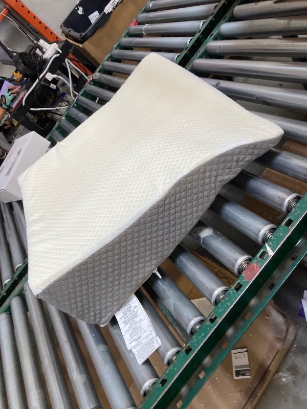 Photo 1 of BED WEDGE 
