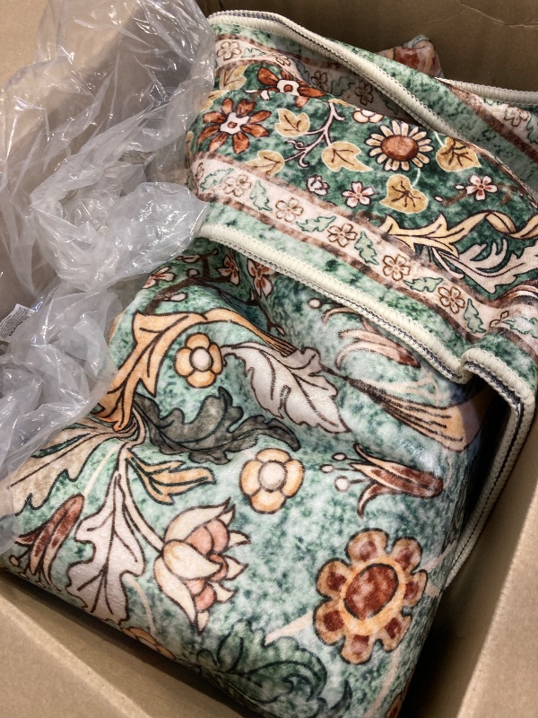 Photo 1 of MUJOO Green Washable Rugs 8x10,Floral Area Rug for Living Room Dining Room Bedroom,Large Throw Carpet,Boho Non Slip Indoor Floor Big Soft Botanical Vintage Ultra-Thin