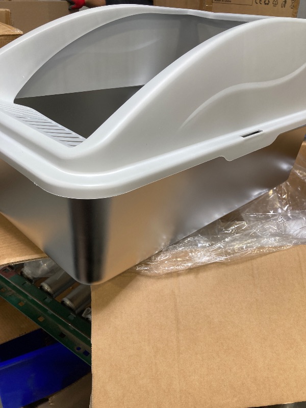 Photo 1 of Stainless Steel Cat Litter Box with High Sides Lid, Extra Large XL Litter Box for Big Cats, Metal Kitty Litter Boxes 