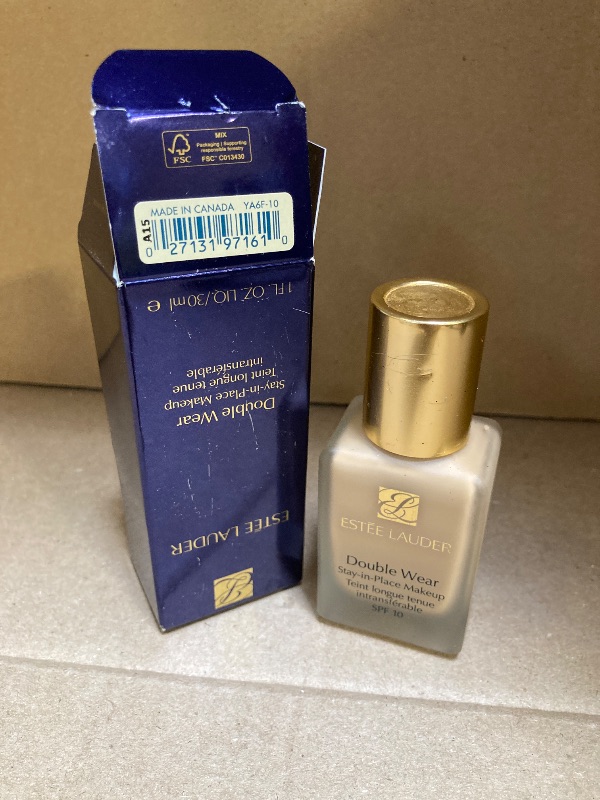 Photo 1 of Estée Lauder Double Wear Stay-in-Place 24-Hour Long-Wear Matte Foundation Makeup, 1 Fl Oz, 3N1 Ivory Beige