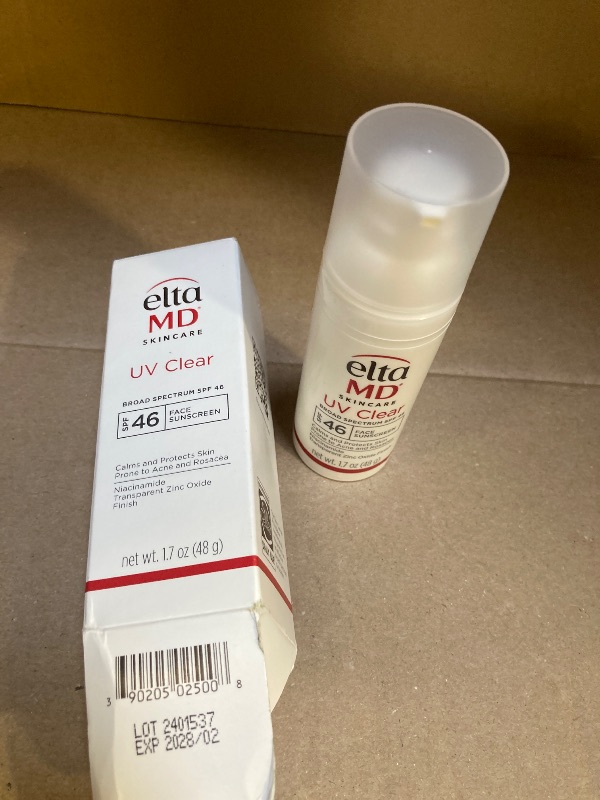 Photo 1 of EltaMD UV Clear Face Sunscreen SPF 46, Oil Free for Face with Zinc Oxide, Dermatologist Recommended Sunscreen Lotion, For Acne-Prone Sensitive Skin, 1.7 oz Pump