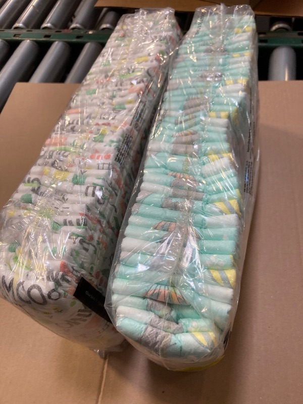 Photo 1 of The Honest Company Clean Conscious Diapers for Delicate Skin | Up to 100% Leakproof | Hypoallergenic, Fragrance Free | Gender Neutral | Club Box, Size 1 (8-14 lbs), 78 Count (Prints May Vary)