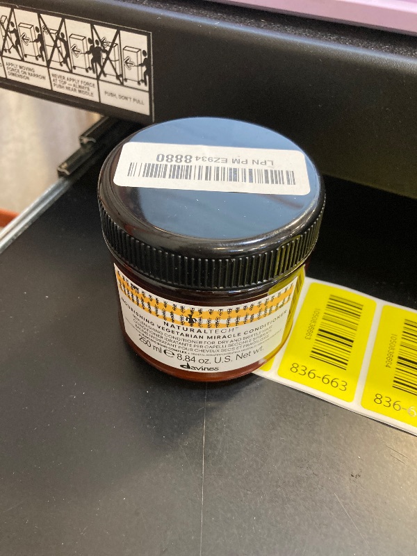 Photo 1 of Davines Naturaltech NOURISHING Vegetarian Miracle Conditioner, Moisturize And Hydrate Brittle And Unstructured Hair, Add Softeness While Brightening, 8.84 oz.