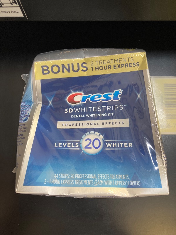 Photo 1 of Crest 3D Whitestrips Professional Effects – Teeth Whitening Kit, 22 Treatments (20 + 2 Bonus), Each with 1 Upper/1Lower, 44 Strips – Crest 3DWhite Teeth Whitening Strips