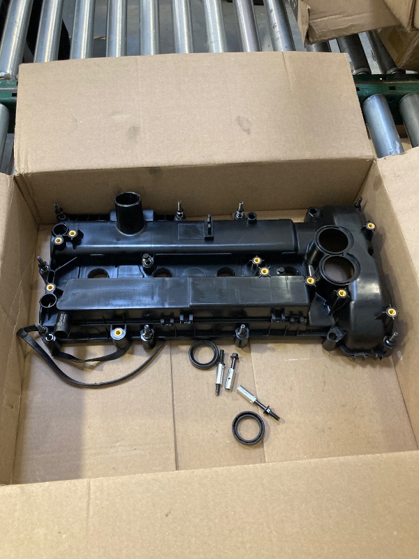 Photo 1 of VALVE COVER - ALUMINIUM 31460817-L AUTO-GETHER
