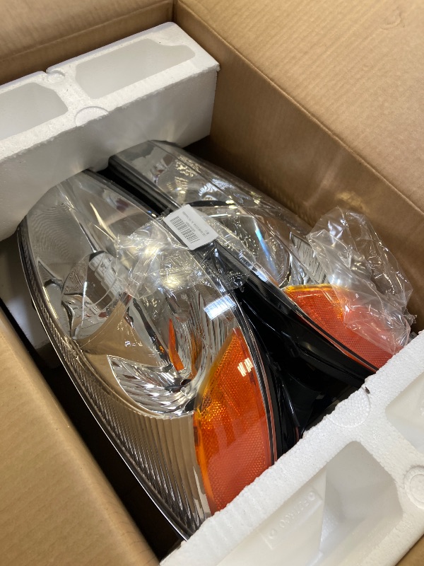 Photo 1 of Headlights Assembly For 2000-2007 Ford Taurus Headlight Assembly Replacement For 2000 2001 2002 2003 2004 2005 2006 2007 Ford Taurus Headlamp Chrome Housing Amber Reflector Left + Right Side
