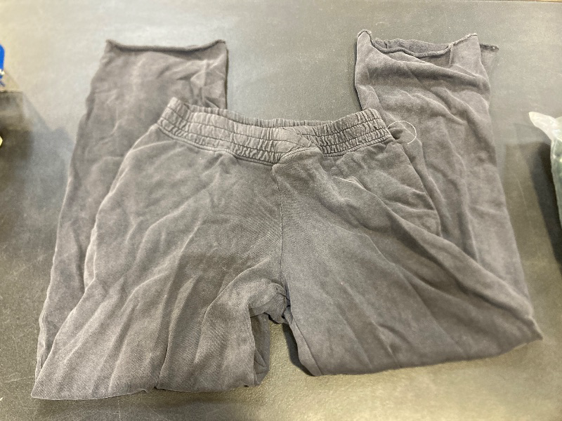 Photo 1 of ARIZONA JEAN CO MEDIUM WOMENS SWEATS 