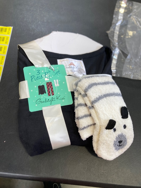 Photo 1 of goodnight kiss 3 piece pajama set size large 